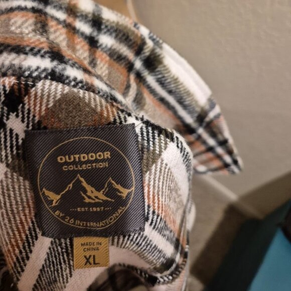 Like New Plaid Shacket Button Up Vest - Picture 4 of 4